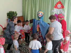 Сегодня в нашем детском саду проводилось мероприятие, посвященное Масленице Сегодня в нашем детском саду проводилось мероприятие, посвященное Масленице.